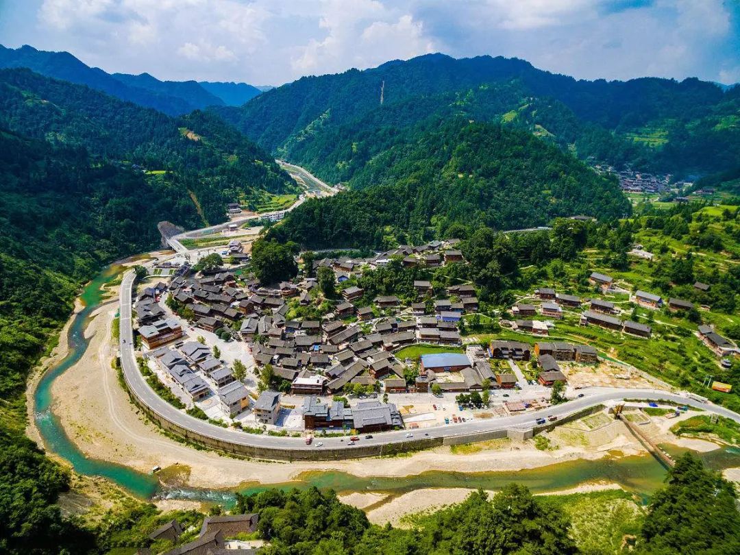 贵州，绿色先锋与民族瑰宝的交融之地