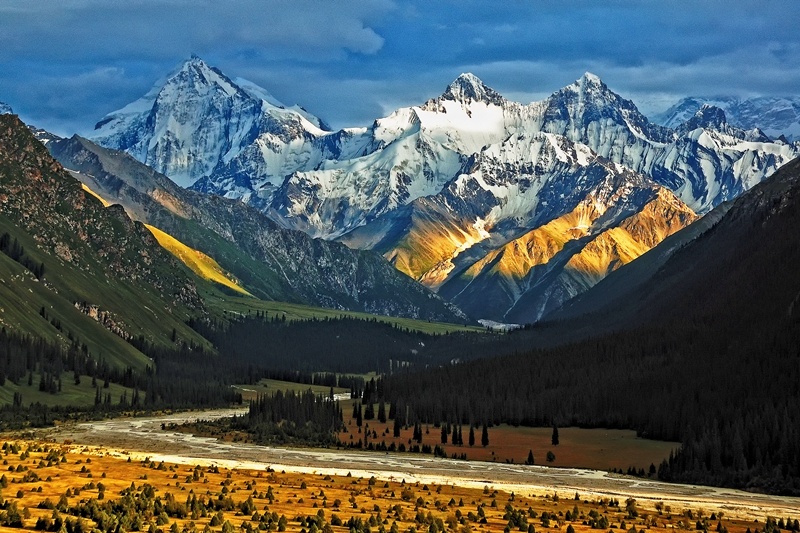 丝绸之路上的新疆明珠璀璨之旅